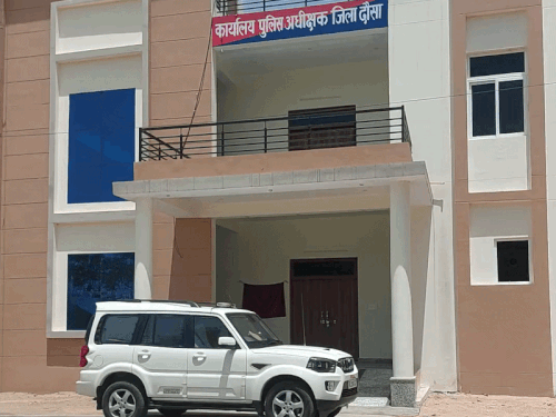 स्कार्पियो चोर गिरोह का फरार आरोपी गिरफ्तार:अलवर से कार चोरी के मामले में पकड़े आरोपी को जयपुर केंद्रीय जेल से प्रोडक्शन वारंट पर लाई पुलिस