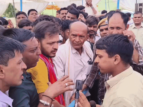 जेके सीमेंट की प्रस्तावित माइनिंग के खिलाफ विरोध:ग्रामीणों ने कहा- जमीन हमारी पहचान, किसी भी कीमत पर नहीं छोड़ेंगे खेत