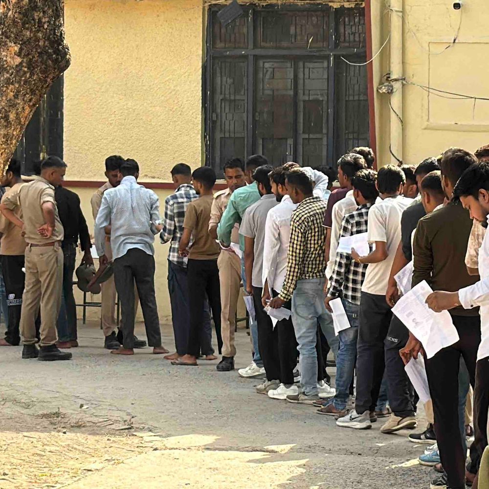 पुलिस भर्ती परीक्षा की पहली पाली में 847 अपसेंट:रामपुर में 16 केंद्रों पर कड़ी सुरक्षा के बीच परीक्षा शांतिपूर्ण संपन्न