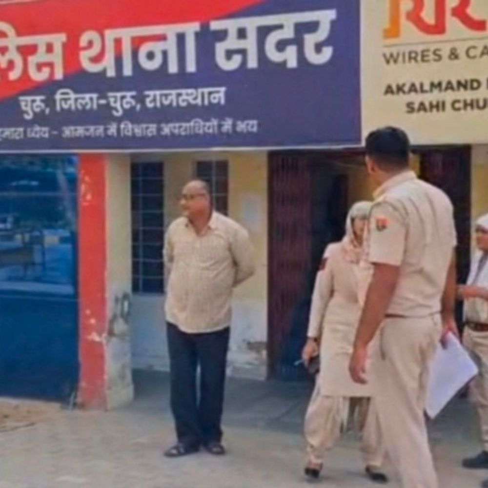 ढाढर टोल प्लाजा पर 4 युवक गिरफ्तार:हंगामा करने और पुलिस से उलझने पर हुई कार्रवाई, कागज नहीं मिलने पर बोलेर कैंपर जब्त