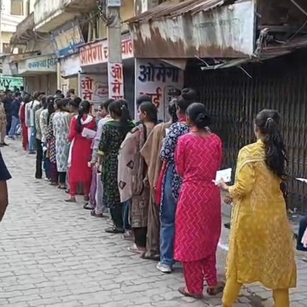 पुलिस आरक्षी भर्ती परीक्षा का दूसरा दिन:उन्नाव के 12 केंद्रों पर 3662 अभ्यर्थी, कड़ी सुरक्षा व्यवस्था