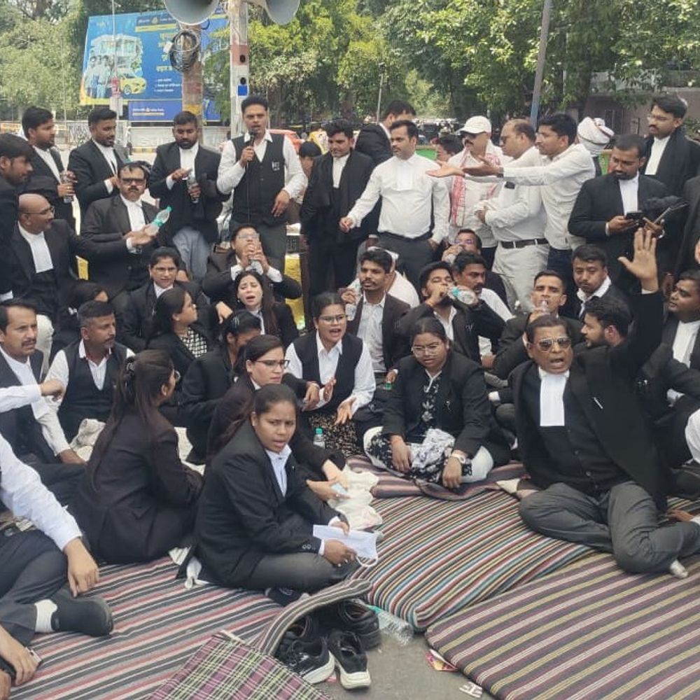 हाईकोर्ट वकील और डॉक्टरों का विवाद : सुनवाई आज:हाईकोर्ट ने जागृति शुक्ला की मौत मामले में जांच रिपोर्ट मांगी, टिकी निगाहें