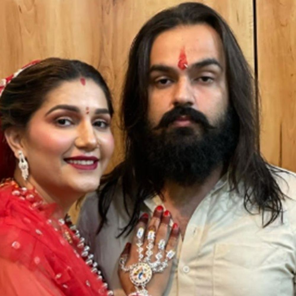 हरियाणवी डांसर सपना चौधरी ने मारपीट के बाद ससुराल छोड़ा:कोर्ट ने पति वीर साहू के मिलने पर रोक लगाई; 2020 में लव मैरिज की थी