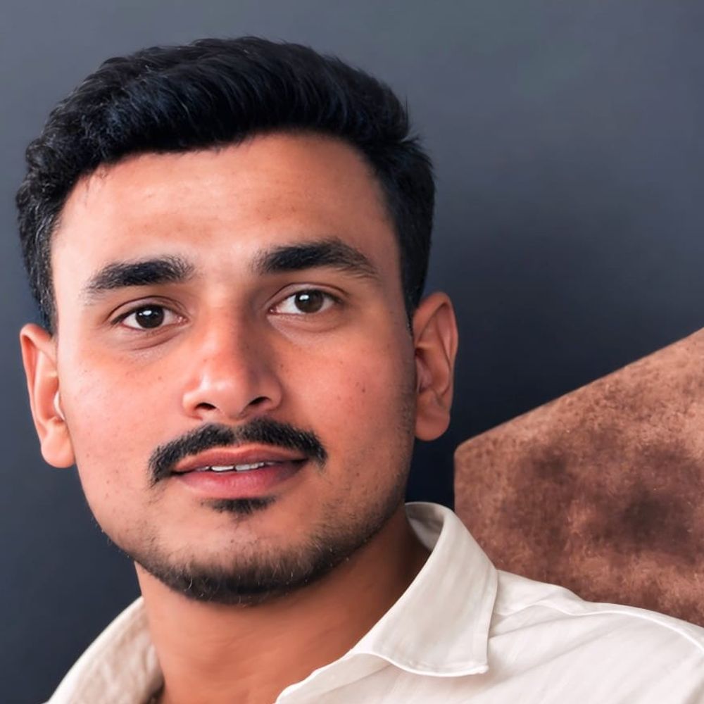 पुलिस की परीक्षा देने जा रहे युवक की मौत:बाइक से वाराणसी जा रहा था, तेज रफ्तार वाहन ने टक्कर मारी