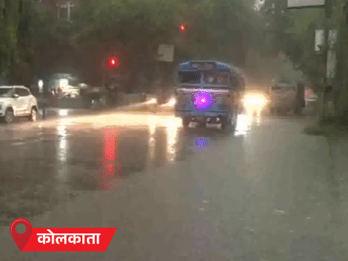 आंधी-बारिश के कारण दिल्ली से जयपुर डायवर्ट हुईं 2 फ्लाइट्स:UP में आंधी-बारिश का अलर्ट, 100 जगह पेड़-पोल उखड़े; मुंबई में लैंडस्लाइड, 5 कारें मलबे में दबीं