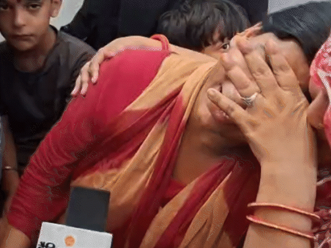 मां बोलीं- बेटा पानी पिलाने गया था, उसे ढूंढ लाओ:मैं उसके बिना जिंदा नहीं रह पाऊंगी, घर का सहारा चला गया