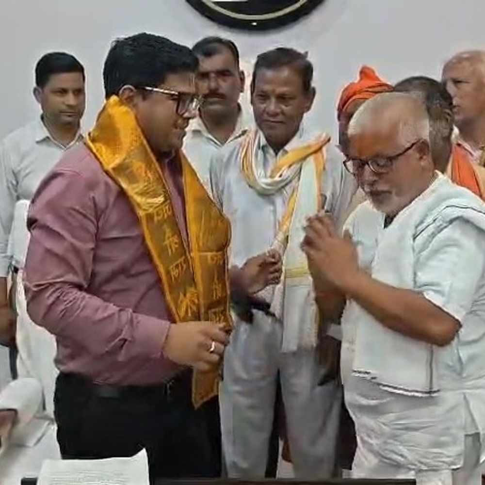 संत मिलनदास हत्याकांड की उच्चस्तरीय जांच की मांग:विहिप ने DM ज्ञापन दिया, बोले- हिंदू समाज में भय का माहौल