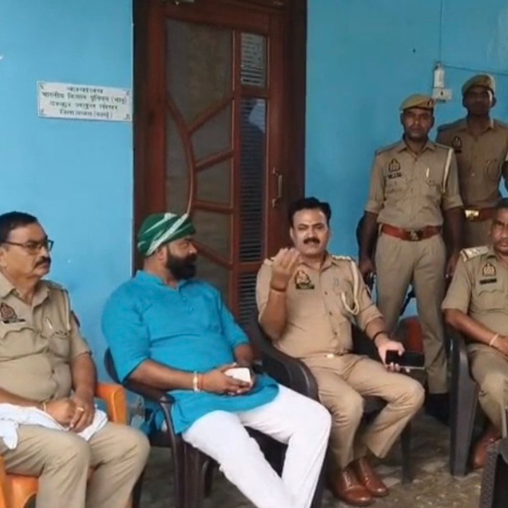 भाकियू जिलाध्यक्ष अतुल तोमर घर में नजरबंद:हरदोई किसान महापंचायत में शामिल होने से पहले हुई कार्रवाई