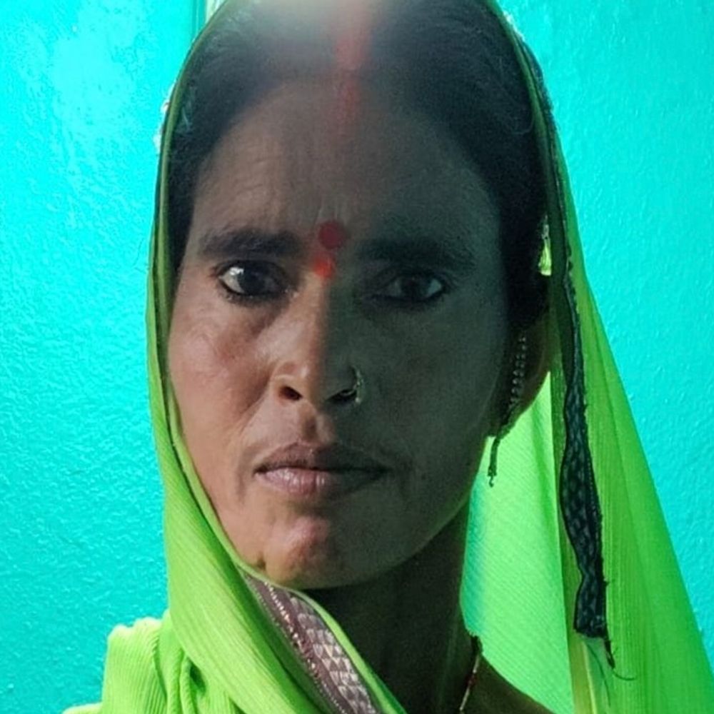 भोजपुर में करकट गिरने से महिला की मौत:घर के आंगन में काम कर रही थी, आंधी में शरीर पर गिरा शेड