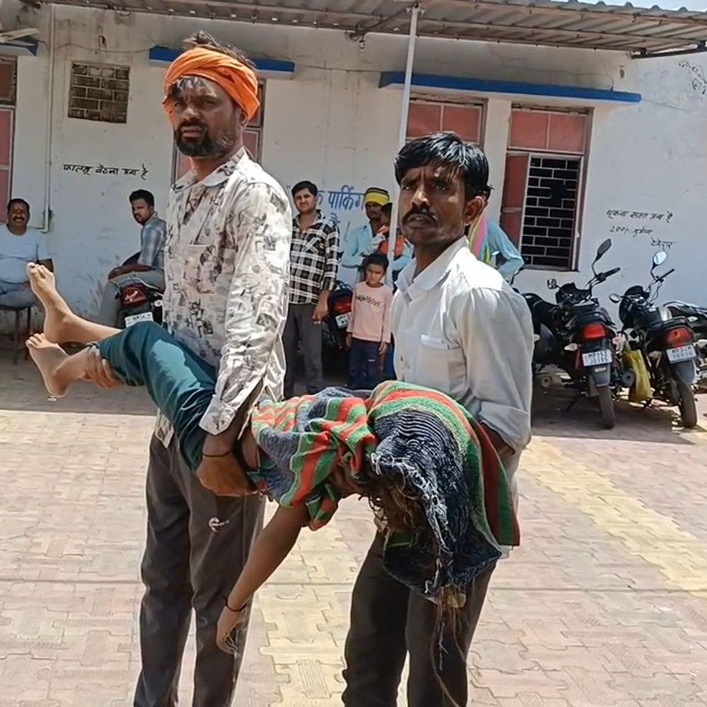 भैंसों को पानी पिलाने गए भाई-बहन तलैया में डूबे:बहन की मौत, स्थानीय लोगों ने भाई को बचाया; दमोह के सेलवाड़ा गांव में हादसा