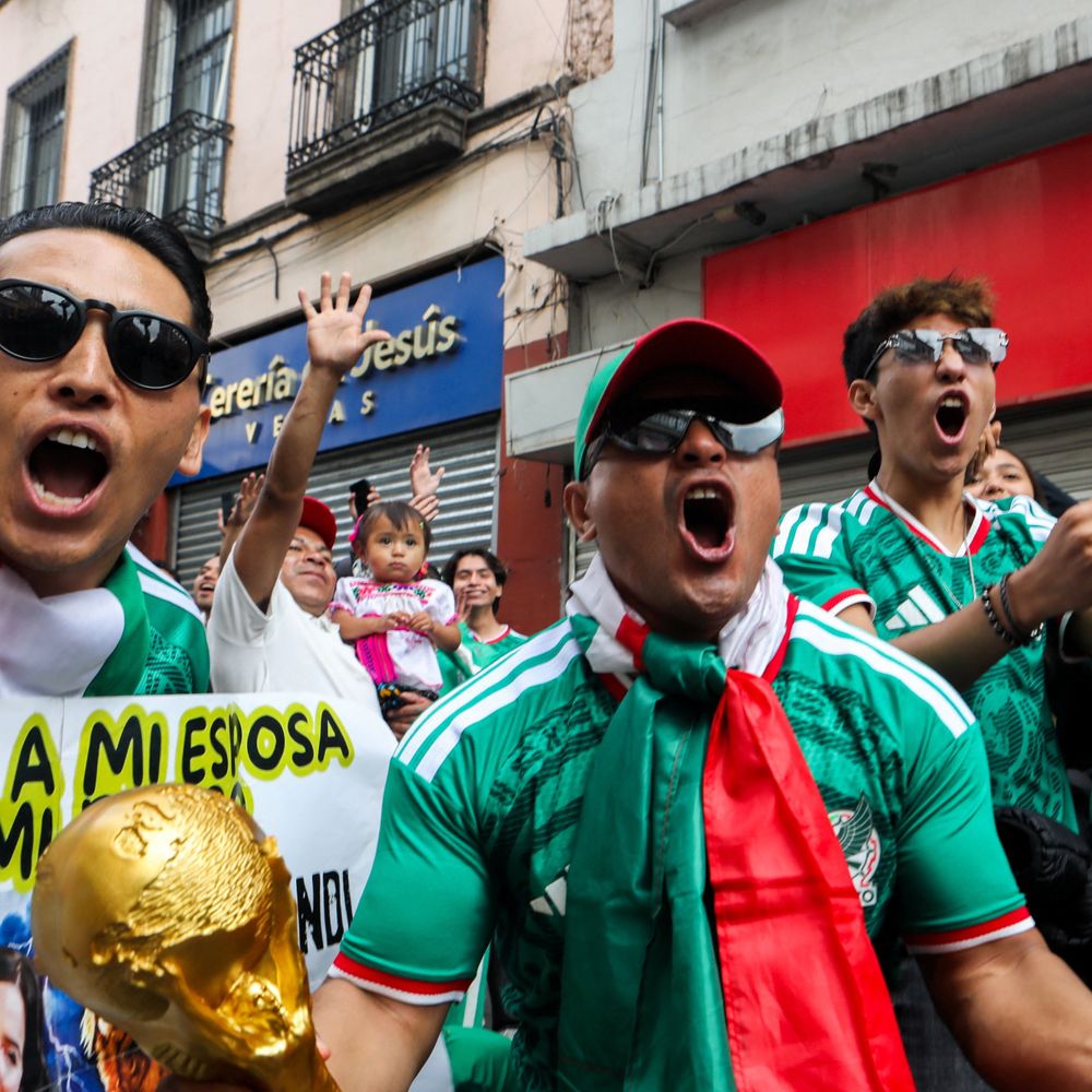 FIFA वर्ल्ड कप की ओपनिंग सेरेमनी शुरू:मैक्सिकन पॉप बैंड माना ने परफॉर्म किया; शकीरा ने वर्ल्ड कप एंथम गया
