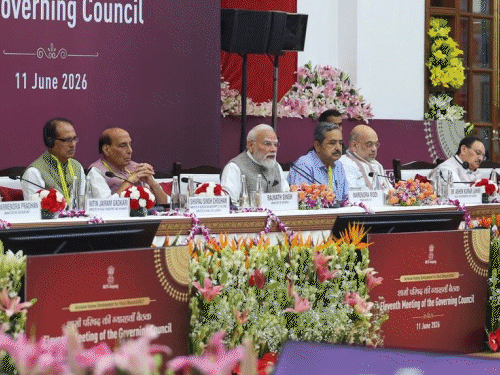 PM मोदी ने नीति आयोग की बैठक की:सभी राज्यों के मुख्यमंत्री पहुंचे; कर्नाटक CM शिवकुमार, तमिलनाडु CM विजय पहली बार इसका हिस्सा बने