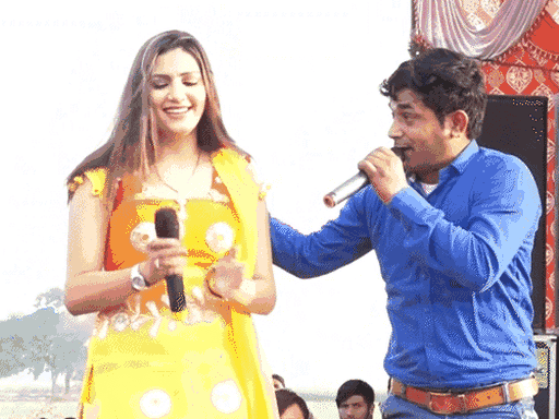 पेप्सी शर्मा के घर पहुंचीं सपना चौधरी के छलके आंसू:सिंगर की पत्नी लिपटकर रोई, गाजियाबाद में हार्ट अटैक से हुई थी मौत, VIDEO
