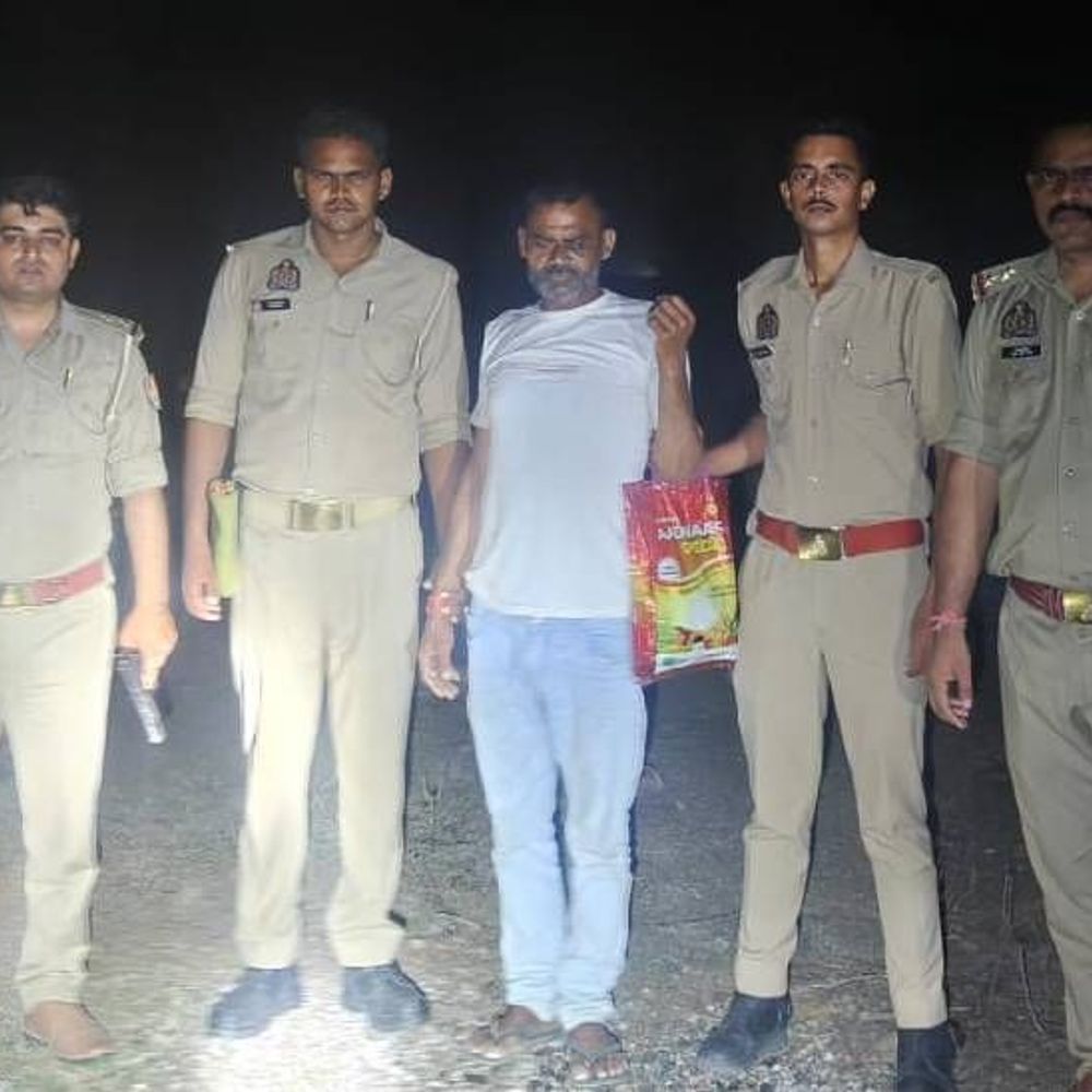 यूपी की बड़ी खबरें:झांसी में स्क्रैप कारोबारी से 10 लाख की ठगी करने वाला आरोपी मुठभेड़ में गिरफ्तार, 6.27 लाख बरामद