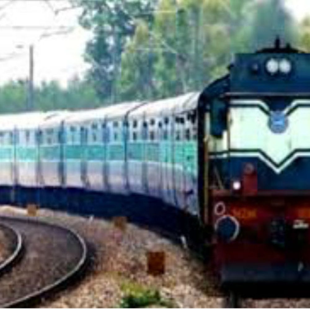 52 करोड़ से 12 स्टेशनों का होगा विस्तार:सरस्वती नगर और सरोना में अब प्लेटफॉर्म के बाहर नहीं खड़ी होंगी ट्रेनें