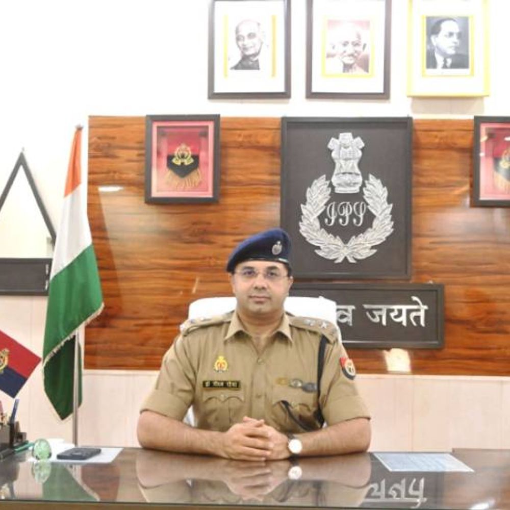 अयोध्या में 8 निरीक्षकों के तबादले:अश्वनी कुमार पाण्डेय को थाना पूराकलन्दर भेजा, मनोज कुमार शर्मा को नगर कोतवाली की कमान