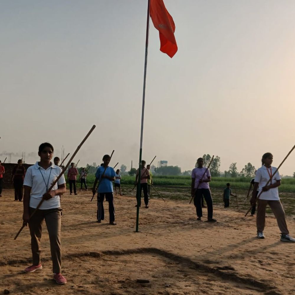 संभल में बालिकाओं को योग, आत्मरक्षा का प्रशिक्षण:राष्ट्रीय आर्य वीरांगना शिविर में सशक्तिकरण पर जोर