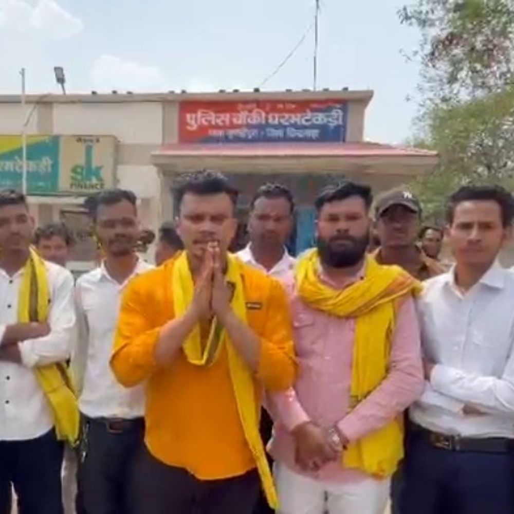 24 घंटे में आरोपियों की गिरफ्तारी की मांग:कुंडीपुरा के चार गांव प्रहलाद विवाद में दूसरे दिन भी तनाव, आदिवासी युवाओं ने मांग उठाई