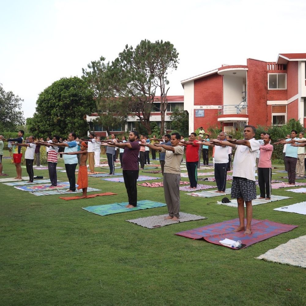 चित्रकूट में 200 योग प्रशिक्षकों को विशेष प्रशिक्षण:100 से अधिक केंद्रों पर होगा योगाभ्यास, 21 जून को मुख्य आयोजन