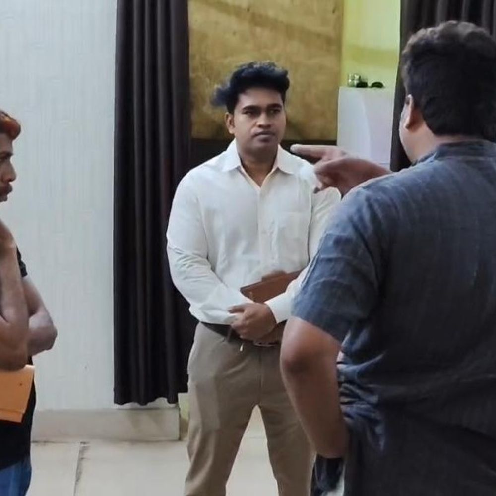 धमतरी नगर निगम में PWD सभापति का हंगामा:भूमिपूजन शिलालेख से नाम हटाने पर अधिकारी पर भड़के, इंजीनियरों को कहा- नेतागिरी मत करो