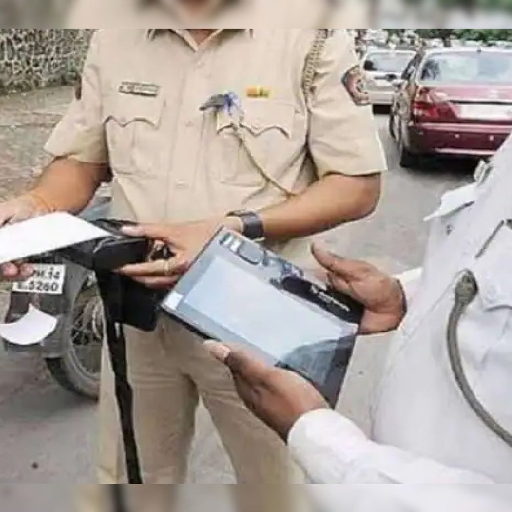 फोटो किसी और की, चालान किसी और का:कानपुर देहात में ट्रैफिक पुलिस ने बाइक की फोटो लगाकर स्कूटर का काट दिया चालान