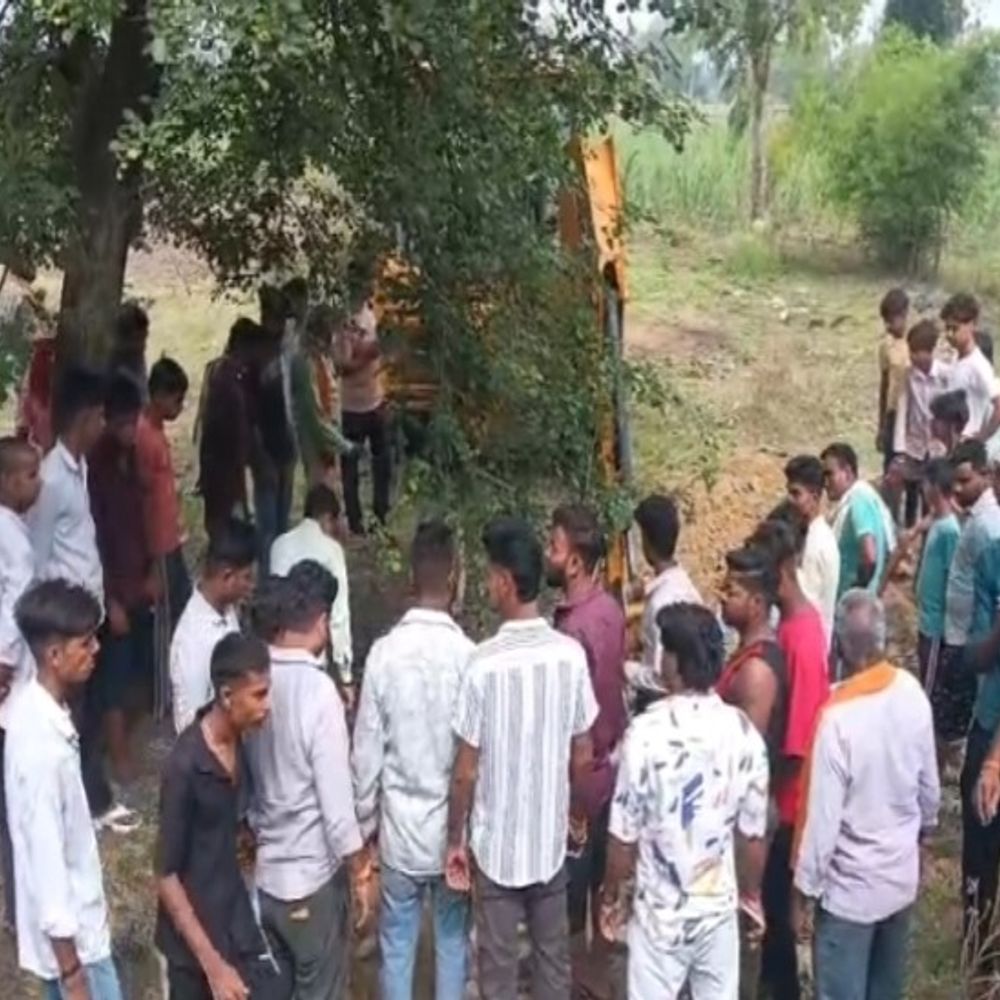 शाहजहांपुर में सड़क किनारे मिला गौवंश का शव:जांच में एक्सीडेंट की आशंका, हिंदूवादी संगठनों ने कार्रवाई की मांग की