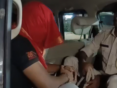 कारोबारी के अपहरण के बाद पुलिस से हुई थी मुठभेड़:दोनों तरफ से 5 राउंड फायरिंग, मोबाइल बेचने का झांसा देकर अपराधियों ने खेत में बुलाया था