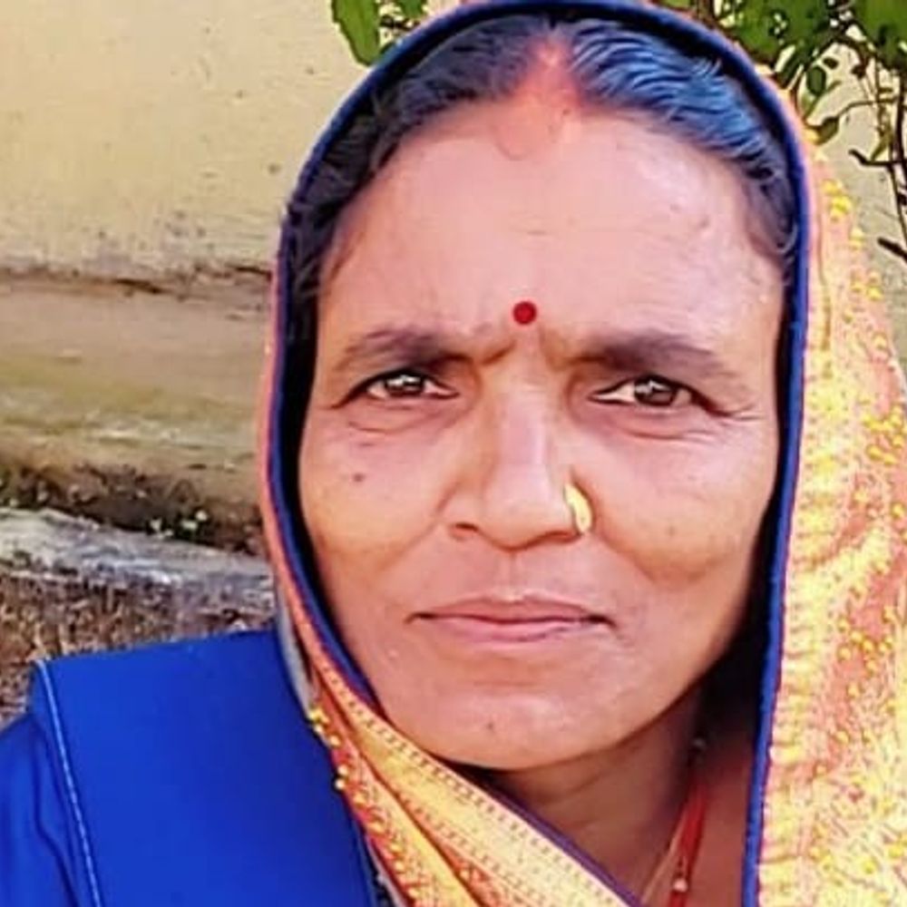 चंदौली में आकाशीय बिजली से महिला की मौत:झाड़ू लगाते समय हुआ हादसा, अस्पताल में महिला ने दम तोड़ा
