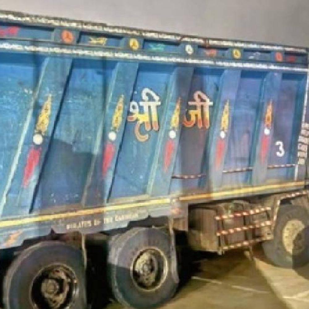 खनिज अधिकारी को धमकाया- ‘तुम्हारी नौकरी खा जाएंगे, देख लेंगे’:  भोपाल में डंपर छुड़ाने खनन माफिया की गुंदागर्दी; रेत-मुरम भरे डंपर पकड़े थे – Bhopal News