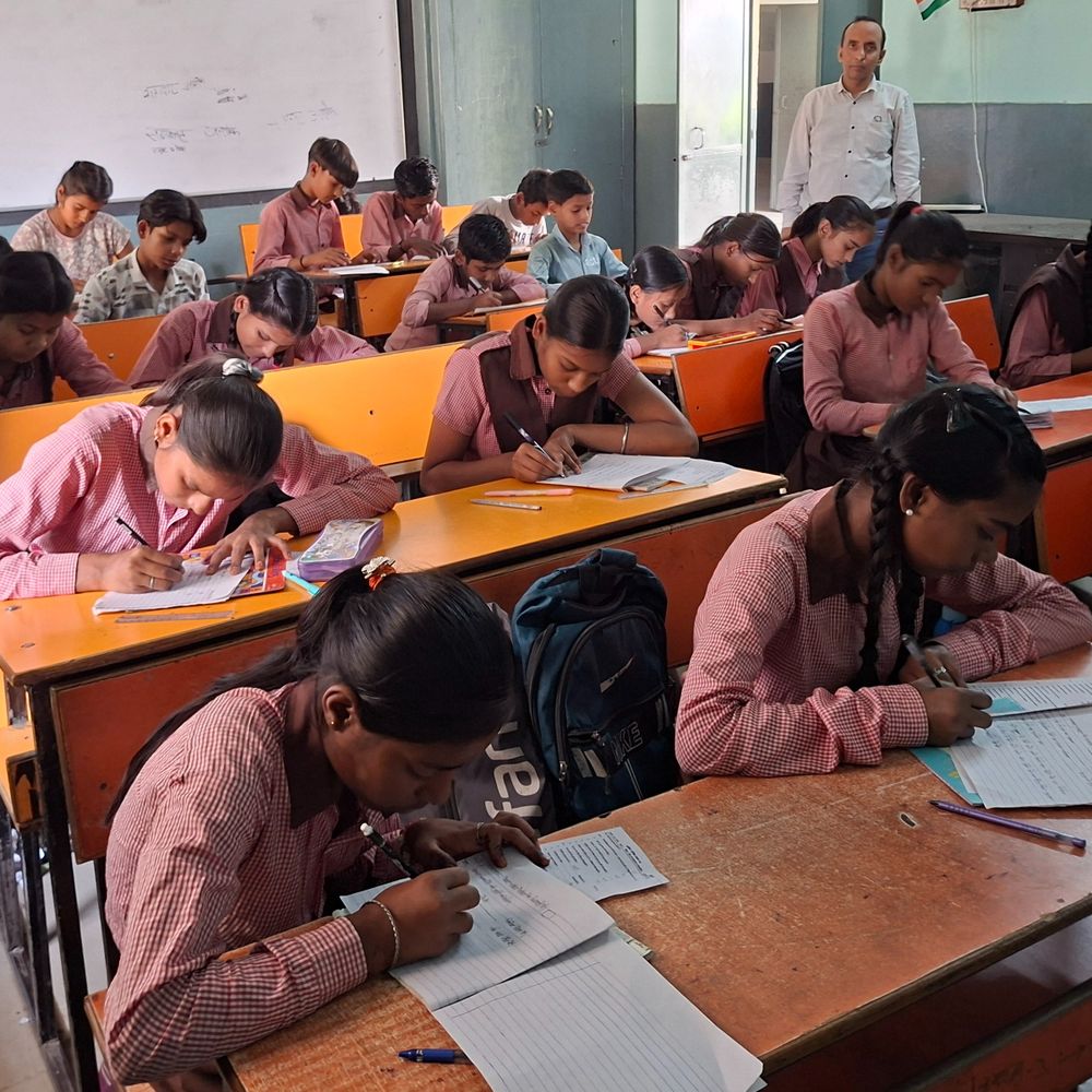 छुट्टी खत्म, कल से खुल जाएंगे परिषदीय विद्यालय:वाराणसी के 1145 स्कूलों में नए बच्चों की आरती उतारंगे शिक्षक, BSA ने जारी किया सर्क्युलर