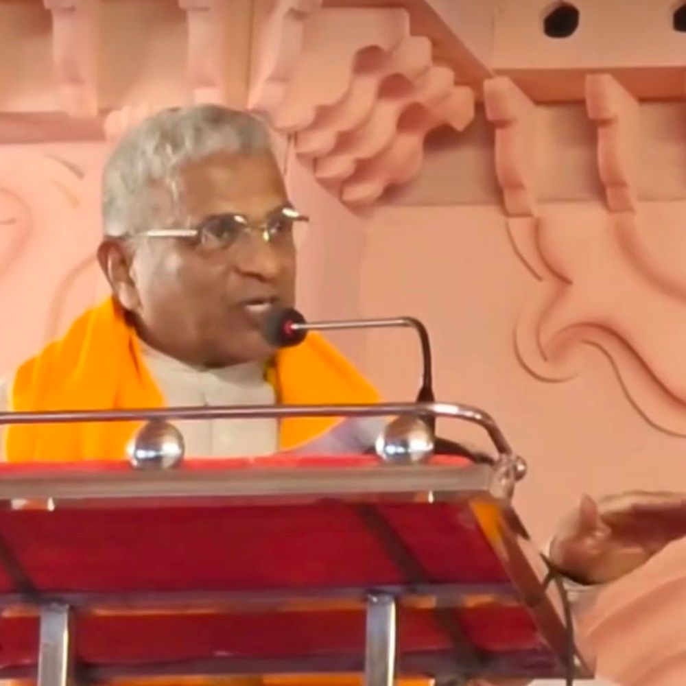 राज्यसभा उपसभापति हरिवंश ने भोजपुरी में किया संबोधित:बलिया में शिव महापुराण कथा के दौरान पंडाल तालियों से गूंजा