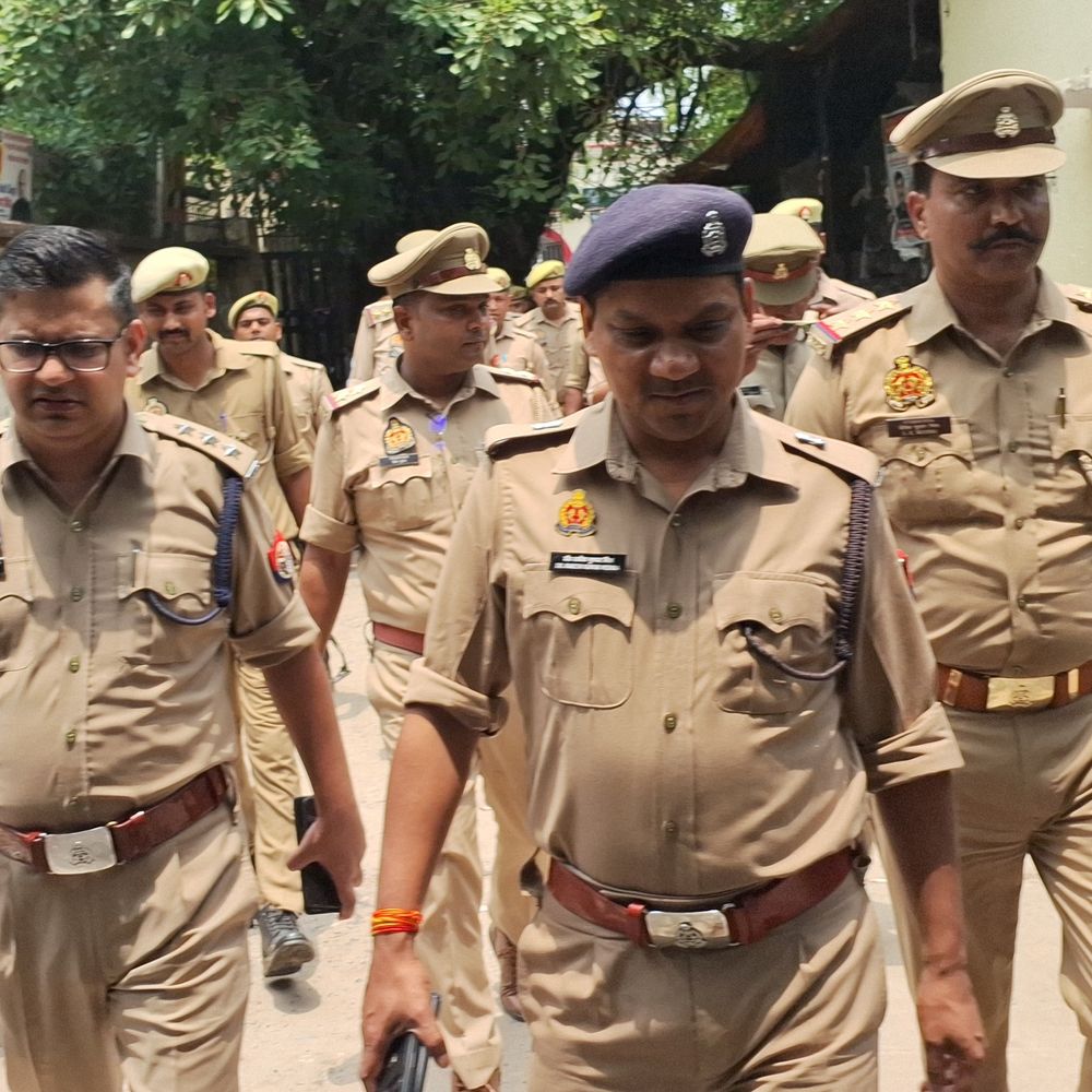 गाजीपुर पुलिस ने 2.66 अरब की संपत्ति जब्त की:2017 से अब तक 1300 से ज्यादा गैंगस्टर पर की गई कार्रवाई