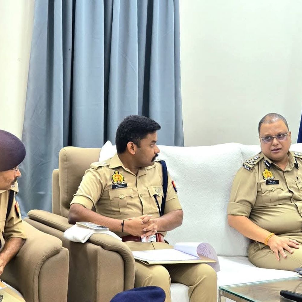 DIG अयोध्या ने अमेठी में की समीक्षा बैठक:मोहर्रम और SI भर्ती परीक्षा के डॉक्युमेंट वेरिफिकेशन की तैयारियों पर दिए निर्देश