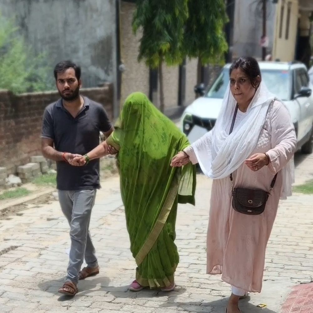 कानपुर में रोड एक्सीडेंट में चाचा-भतीजे की मौत:पड़ोसी बोले- उल्टी दिशा से आ रहे लोडर ने मारी टक्कर