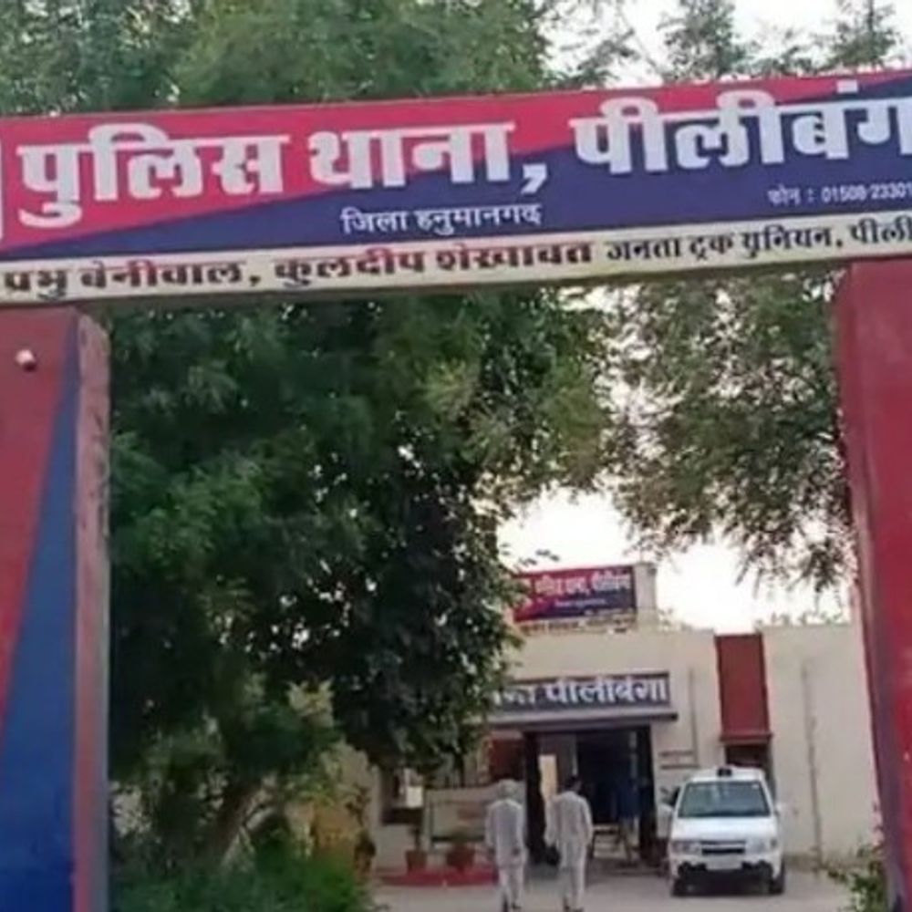 सोने-चांदी के जेवर और 1 लाख नकद ले उड़े चोर:अहमदपुरा गांव में दिनदहाड़े सूने मकान में चोरी, सीसीटीवी फुटेज खंगाली रही पुलिस