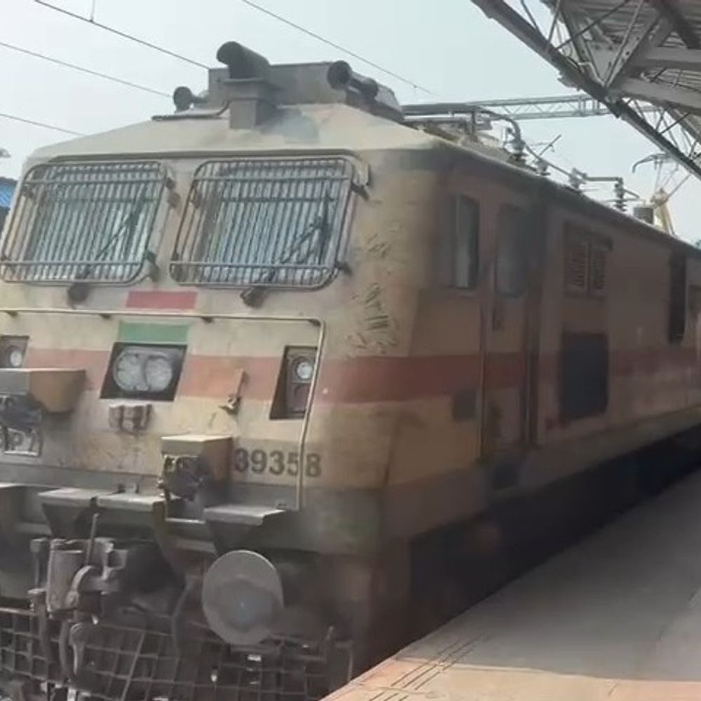 एनटीपीसी परीक्षा के लिए चल रही दो स्पेशल ट्रेनें:गोरखपुर-लखनऊ के बीच गोंडा होकर 22 जून तक चलेंगी 05005/05006