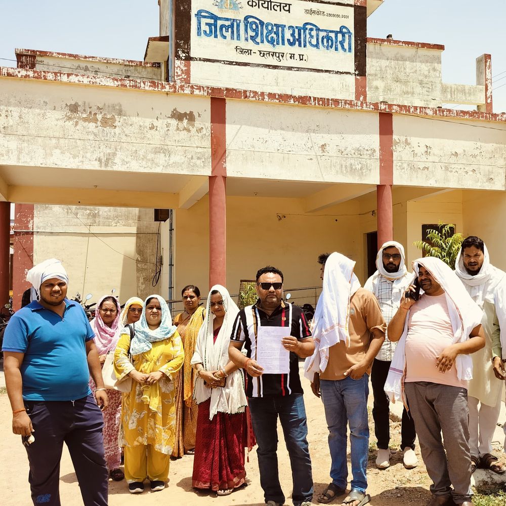 6 हजार से ज्यादा व्यावसायिक प्रशिक्षकों की सेवाएं समाप्त:बहाली की मांग को लेकर सौंपा ज्ञापन, प्रदेशव्यापी आंदोलन की चेतावनी