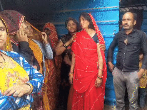 टंकी की दीवार गिरी, 4 साल की बच्ची की मौत:6 लोग घायल, 5 दिन पहले बनी थी; दो घायलों को दिल्ली रेफर किया