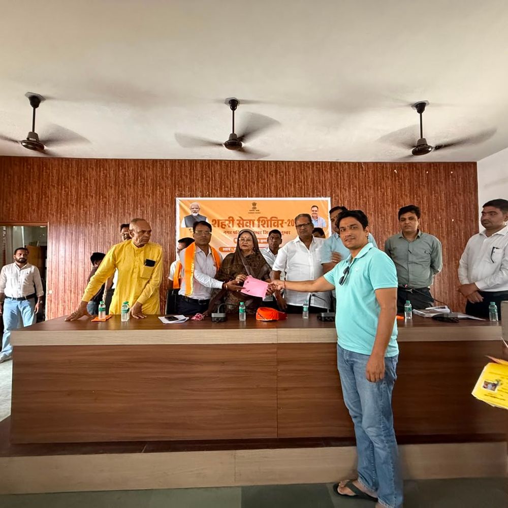 सलूंबर में शहरी सेवा शिविर शुरू,पहले दिन कई मामले निपटे:नामांतरण, पट्टे, पेंशन सहित कई मामलों का मौके पर निस्तारण