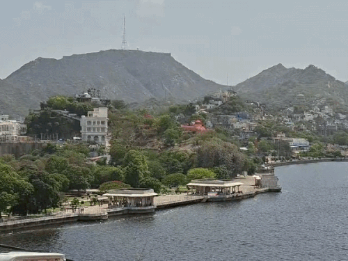 अजमेर में जलभराव से मिलेगी राहत, 41 करोड़ स्वीकृत:आनासागर झील व वरूण सागर में होगा डिसिल्टिंग कार्य, निकालेंगे मिट्‌टी