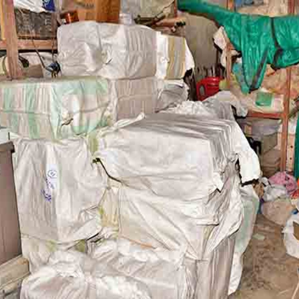 सतना पुलिस की बड़ी कार्रवाई:बंद गोदाम से 28 लाख रुपए का गांजा और सिरप बरामद