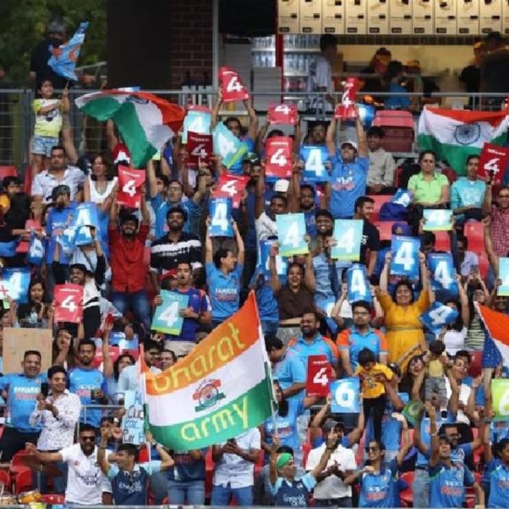 खेल से खुशी; मैदान पर उत्साह से तनाव में कमी:रिसर्च के मुताबिक- नई नौकरी से भी ज्यादा सुकून, स्टेडियम में देखा गया एक मैच