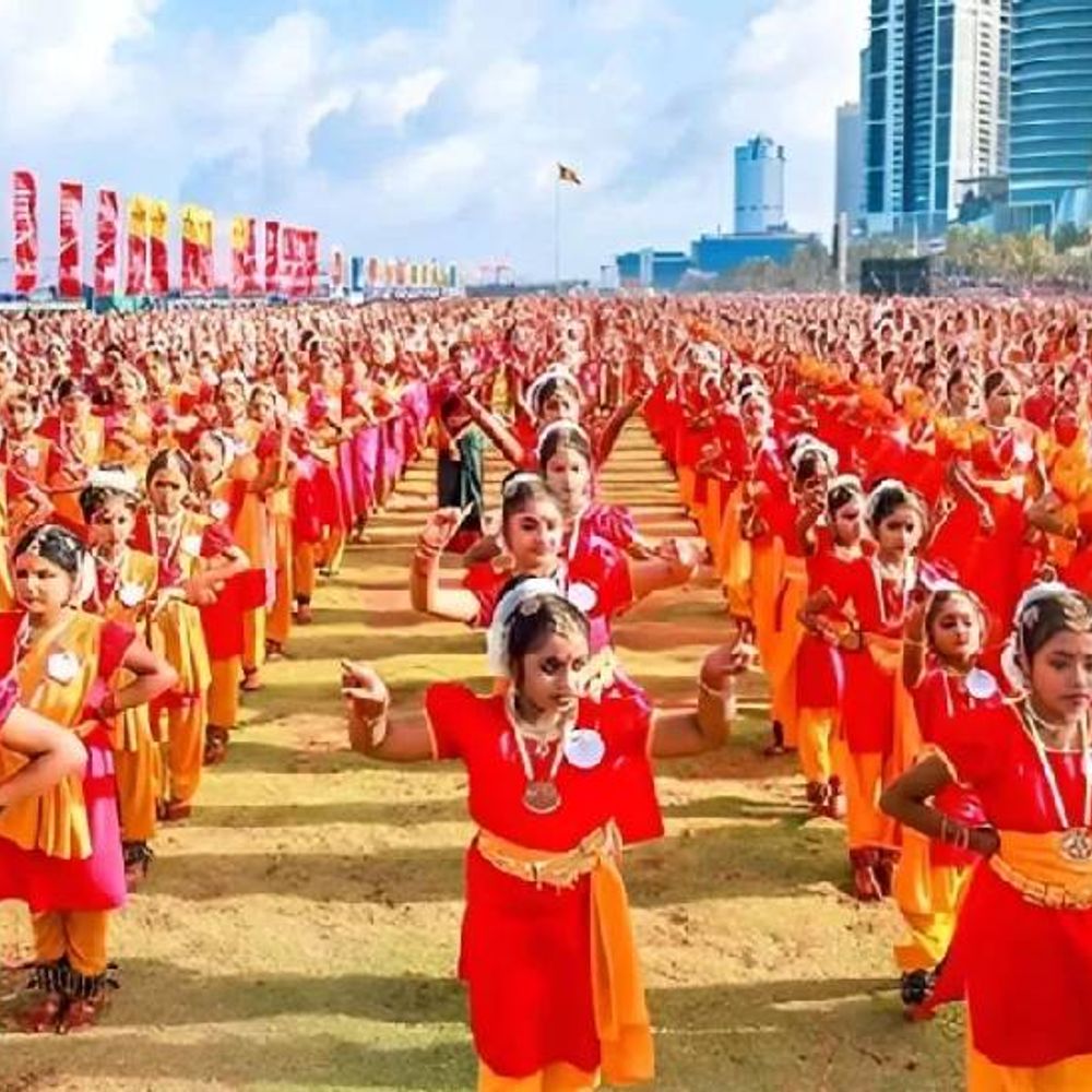 मंडे फोटो स्टोरी:5000 नर्तकों के भरतनाट्यम का गिनीज रिकॉर्ड, मकसद- भारत-श्रीलंका रिश्ते मजबूत करना