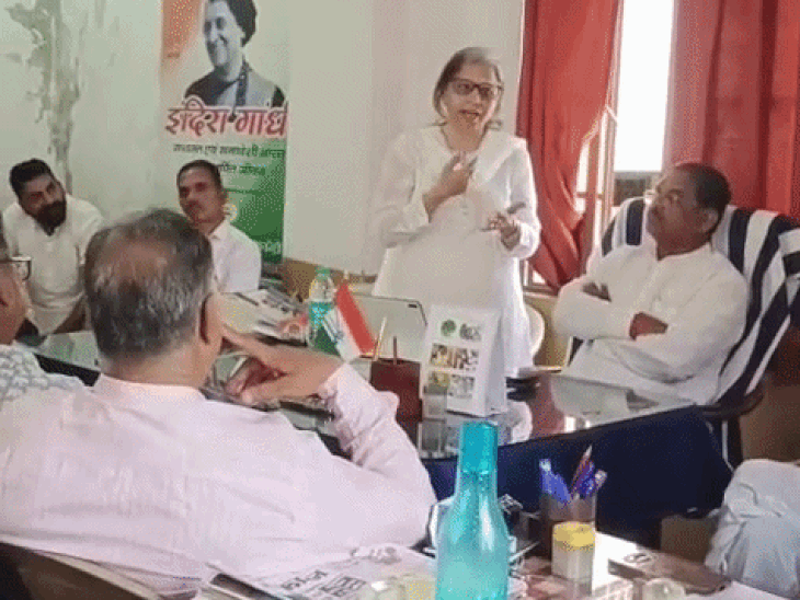 कांग्रेस में परफॉर्मेंस की होगी मॉनिटरिंग:AICC वॉर रूम की मीनाक्षी ने जनप्रतिनिधियों को सीधे जनता के बीच जाने का किया आह्वान