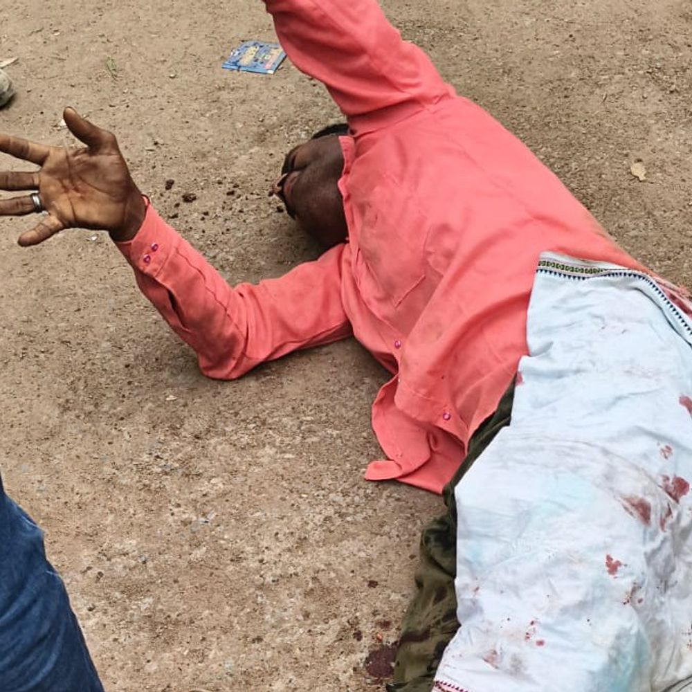 फोन पर बात कर रहे बाइक सवार को टक्कर मारी:ट्रक छोड़कर भागा ड्राइवर, मैहर में एनएच-30 पर सड़क हादसा
