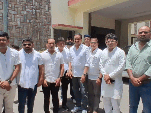 आनासागर में डी-सिल्टिंग पर कांग्रेस का विरोध:काम रुकवाने की मांग, संभागीय आयुक्त के निर्देशों की अवहेलना का आरोप