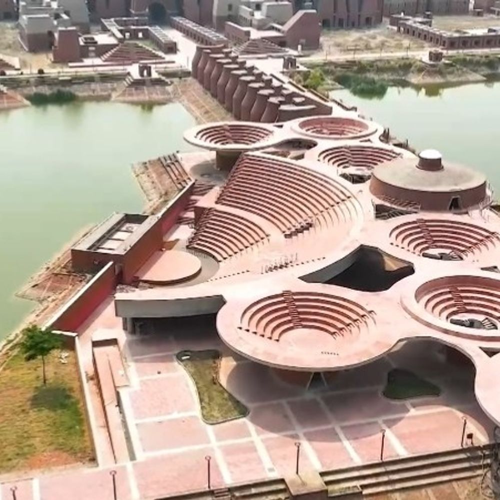नालंदा विश्वविद्यालय में बौद्ध अध्ययन के उच्च पाठ्यक्रमों में नामांकन:वैश्विक स्तर पर पुराने ज्ञान को समझने का मौका; मेरिट बेस्ड स्कॉलरशिप भी मिलेगी