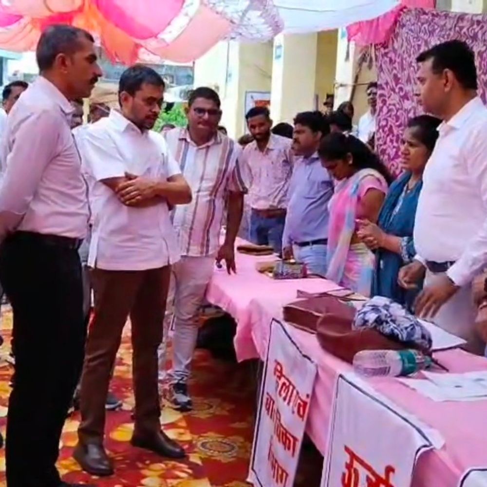 शिविरों में आए आवेदनों का 48 घंटे में होगा निपटारा:प्रभारी सचिव मेहता ने दिए निर्देश, ग्रामीण सेवा शिविरों को लिया जायजा