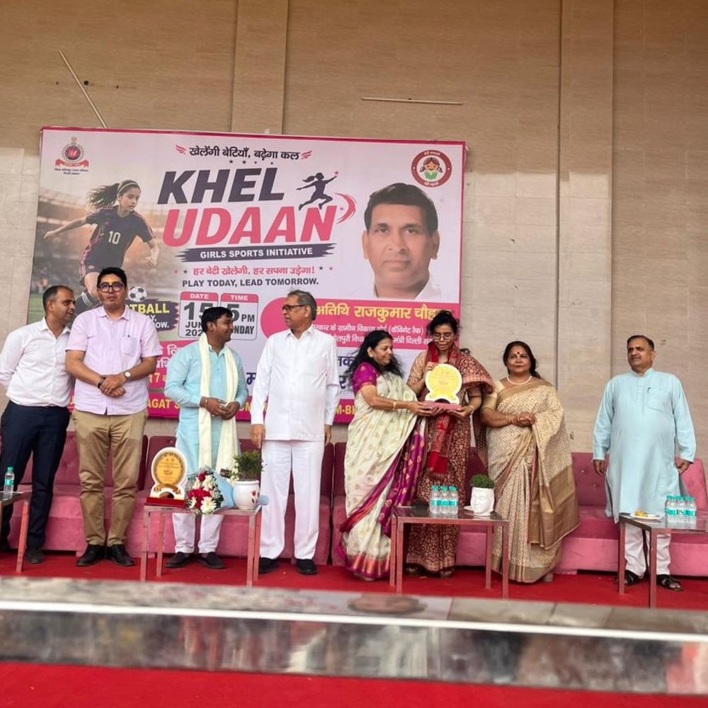 नॉर्थ-वेस्ट जिला प्रशासन बेटियों को देगा फुटबॉल प्रशिक्षण:6 से 18 वर्ष की छात्राओं को मिलेगा प्रशिक्षण, तीन माह के विशेष कार्यक्रम