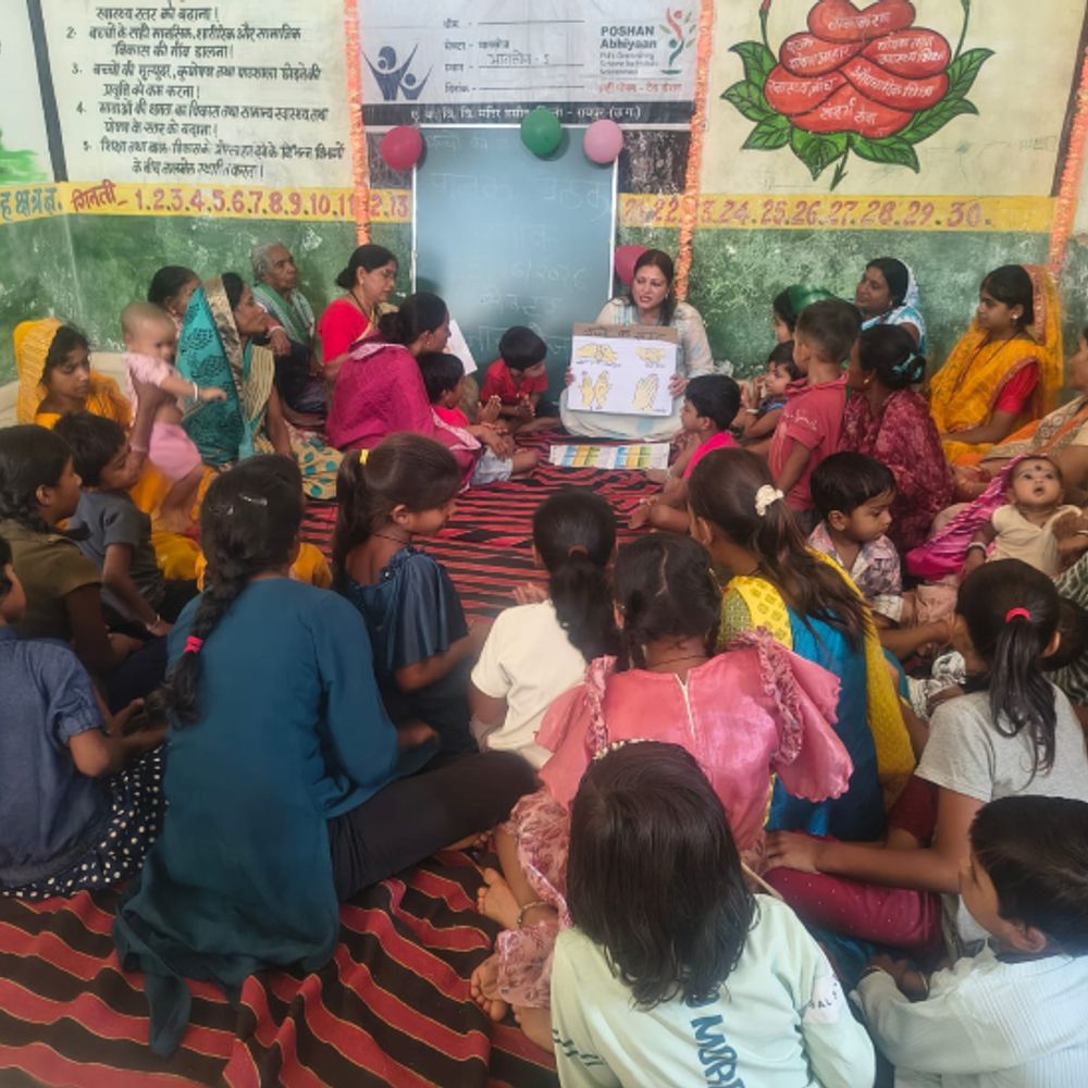 आंगनबाड़ी केंद्रों में पहली बार पेरेंट्स के साथ मीटिंग:आकलन कार्ड से देख सकेंगे बच्चों की ग्रोथ, शुरुआती शिक्षा को मजबूत करने नई पहल